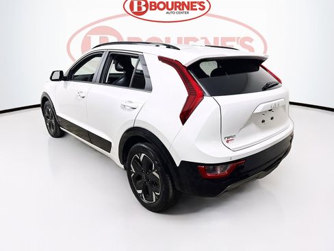 Used 2024 Kia Niro Wind w/ Wind Preserve Package image 8