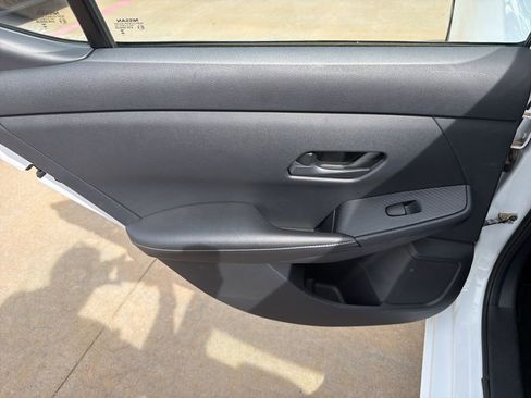 Used 2024 Nissan Sentra SV FWD image 15