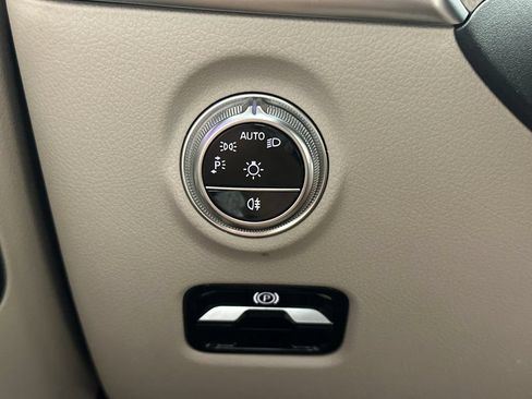 Certified 2023 Mercedes-Benz C 300 Sedan image 7