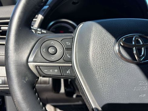 Used 2021 Toyota Camry XLE FWD image 15