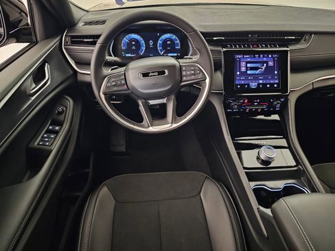 New 2025 Jeep Grand Cherokee L Laredo AWD/4WD image 14