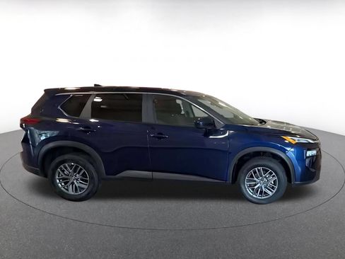 Used 2026 Nissan Rogue SV AWD/4WD image 16