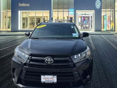 Used 2019 Toyota Highlander SE
