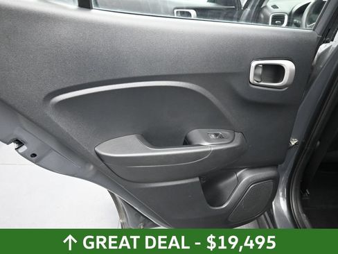 Used 2025 Hyundai Venue SEL FWD image 23