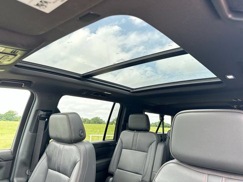 Used 2022 Chevrolet Suburban RST w/ Luxury Package AWD/4WD image 23