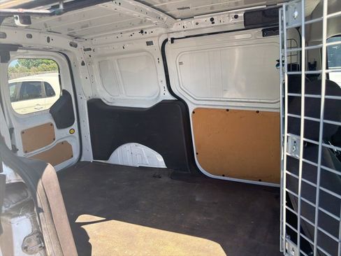 Used 2016 Ford Transit Connect XLT FWD image 3