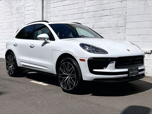 Used 2025 Porsche Macan image 7