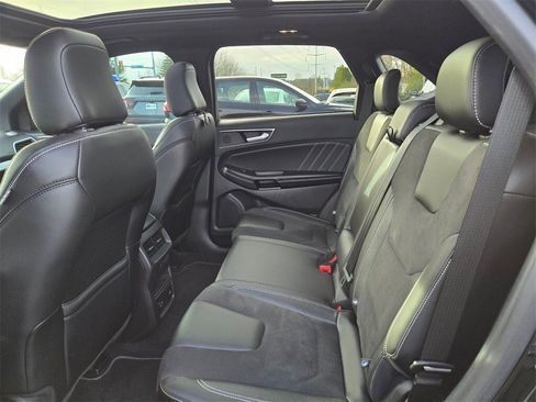 Used 2022 Ford Edge ST w/ Equipment Group 401A image 10