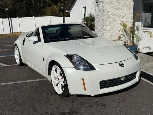 Used 2005 Nissan 350Z Touring image 17