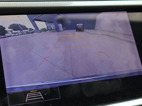 Used 2020 Buick Encore GX Essence w/ Experience Buick Package FWD image 8