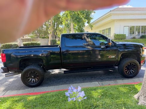 Used 2016 Chevrolet Silverado 2500 LT w/ Midnight Edition AWD/4WD image 10