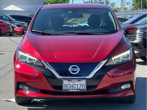 Used 2018 Nissan Leaf SV w/ SV Technology Package FWD image 2