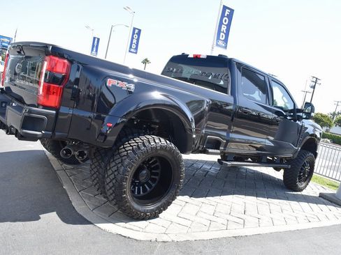 Used 2025 Ford F350 Lariat image 2