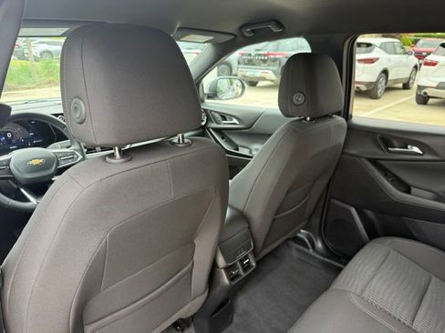 Used 2025 Chevrolet Equinox LT image 24