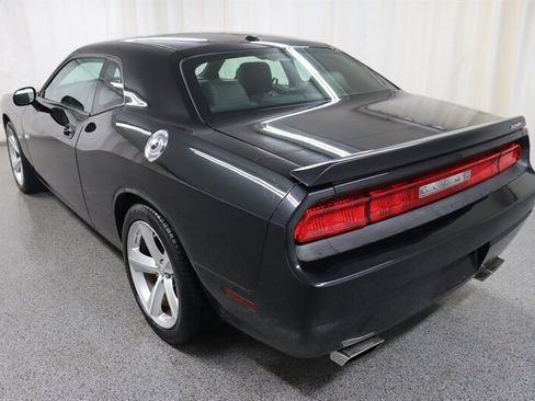 Used 2009 Dodge Challenger SRT8 RWD image 4