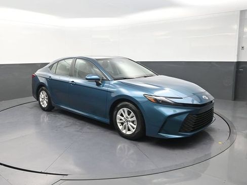 Certified 2025 Toyota Camry LE FWD image 10