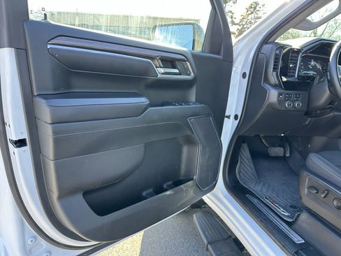 Used 2024 Chevrolet Silverado 1500 LT Trail Boss w/ Protection Package image 14