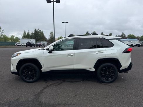 Used 2022 Toyota RAV4 SE w/ Convenience Package AWD/4WD image 4