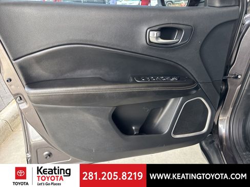 Used 2021 Jeep Compass Latitude image 9
