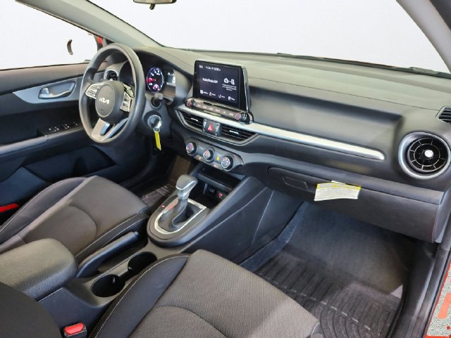 Certified 2024 Kia Forte LXS w/ LXS Technology Package FWD image 21