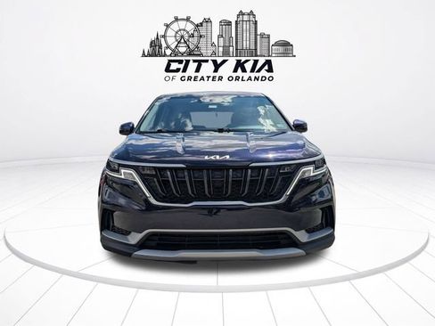 Certified 2024 Kia Carnival LX FWD image 3