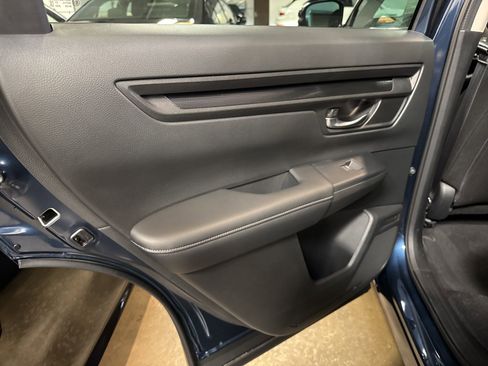 Used 2024 Honda CR-V EX image 16