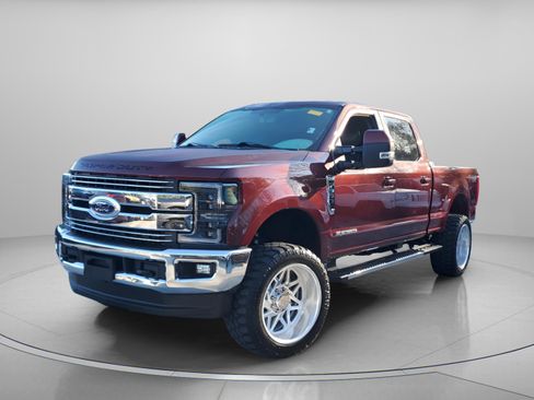 Used 2017 Ford F350 Lariat w/ Lariat Value Package image 2