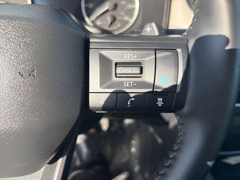 Used 2025 Nissan Rogue SV image 50