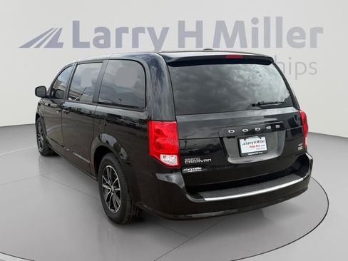 Used 2018 Dodge Grand Caravan GT FWD image 3