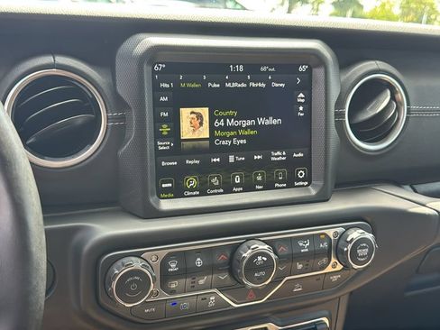 Used 2023 Jeep Wrangler Unlimited Sahara w/ Cold Weather Group AWD/4WD image 19