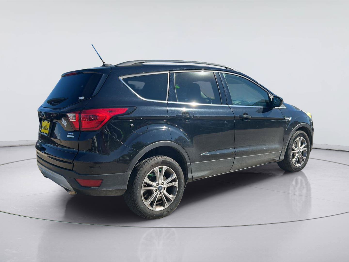 Used 2019 Ford Escape SEL FWD image 4