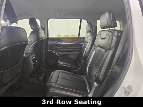 Used 2023 Jeep Grand Cherokee L Limited image 13