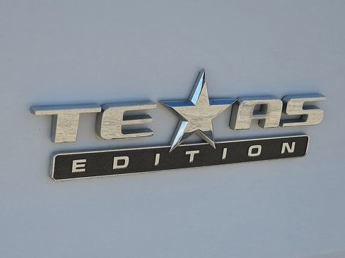 Used 2018 Chevrolet Silverado 1500 LT w/ Texas Edition RWD image 8