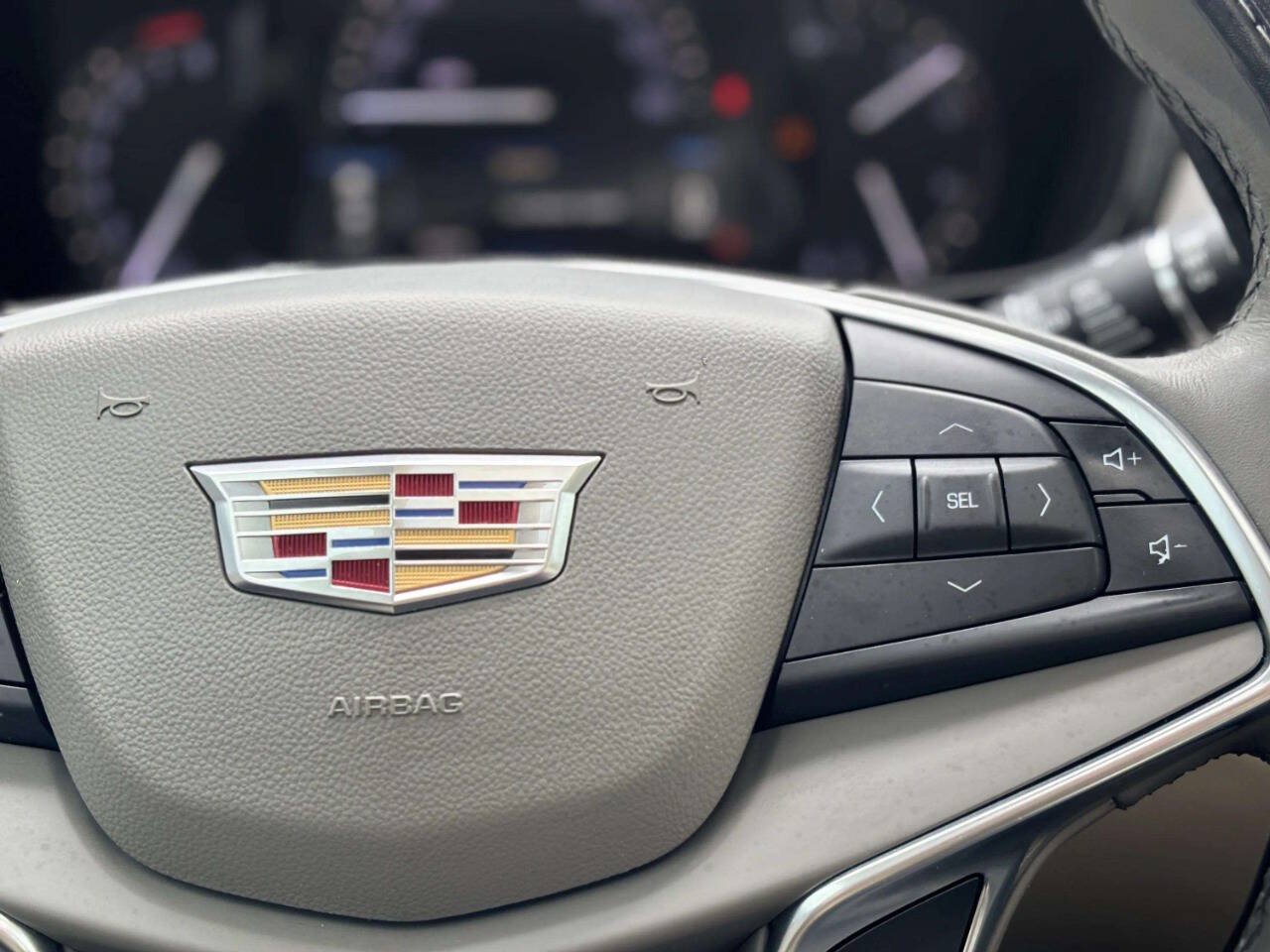 Used 2018 Cadillac XT5 Luxury w/ Driver Awareness Package FWD image 33