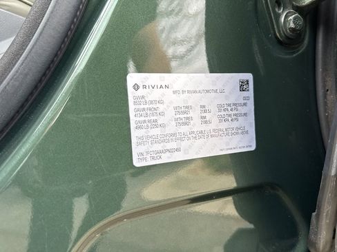 Used 2023 Rivian R1T Adventure image 30