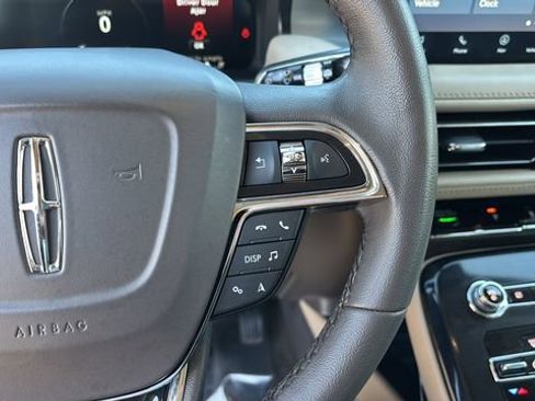 Used 2023 Lincoln Nautilus Standard w/ Premium Package image 23