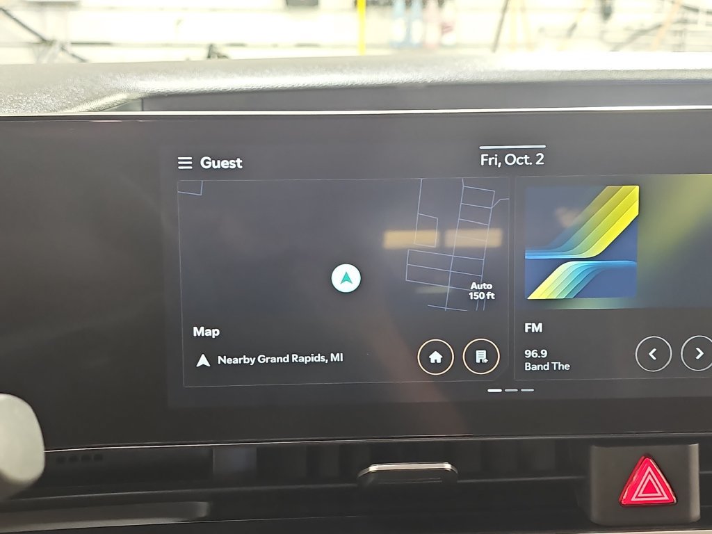 Used 2025 Kia Carnival FWD image 28