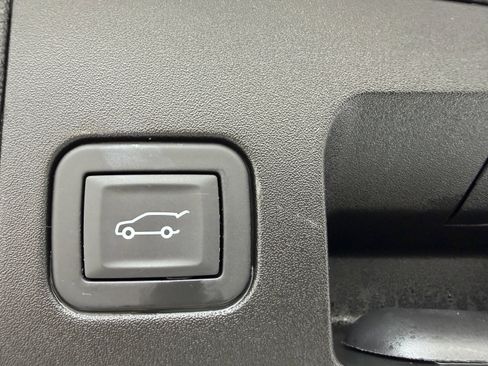 Used 2025 Cadillac XT5 Premium Luxury AWD/4WD image 26