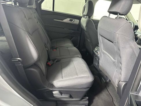 New 2025 Ford Explorer Active image 18