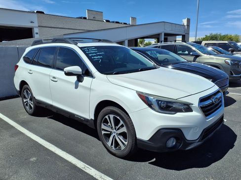 Used 2019 Subaru Outback 3.6R Limited AWD/4WD image 2