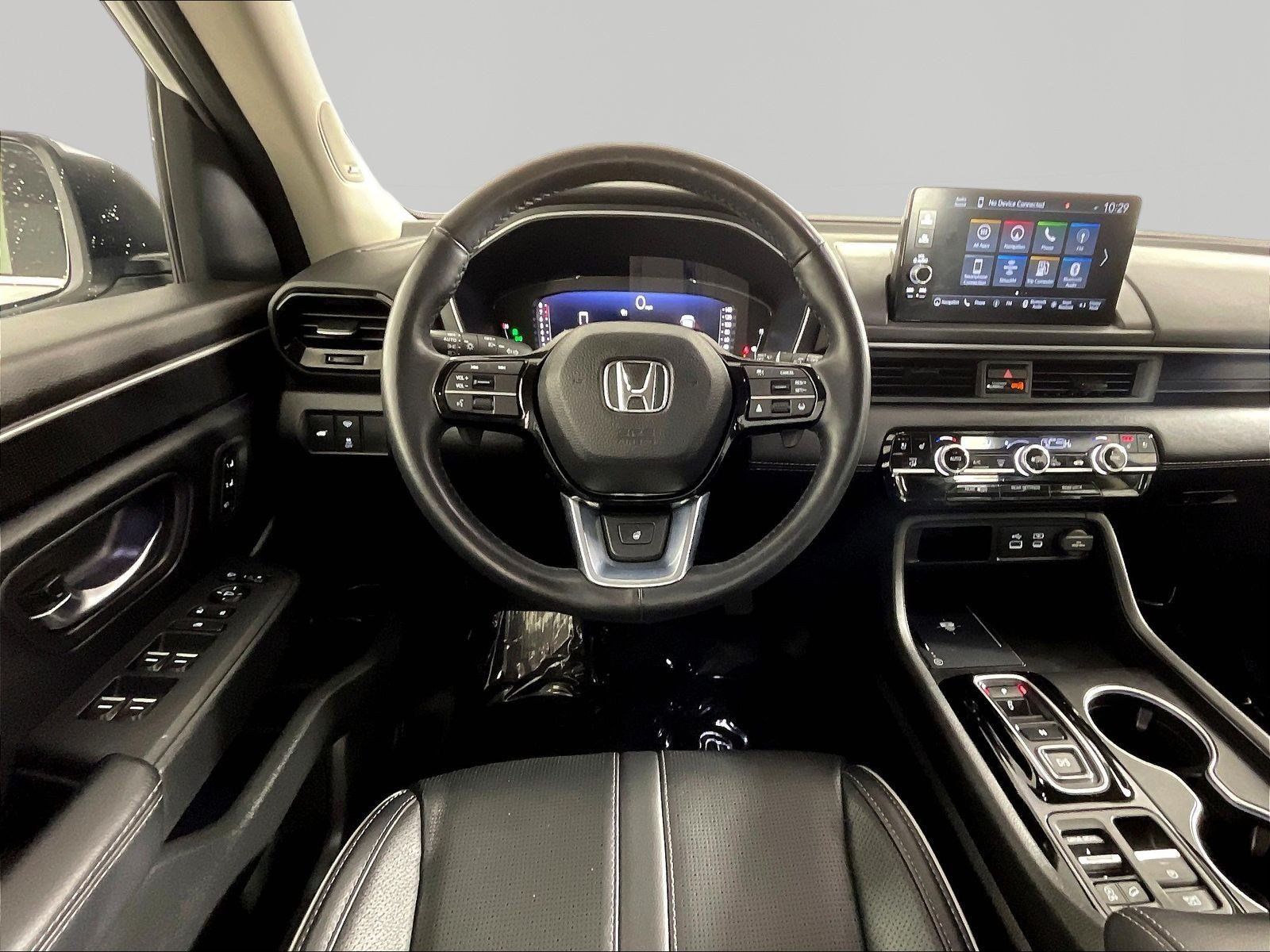 Used 2025 Honda Pilot Elite image 16
