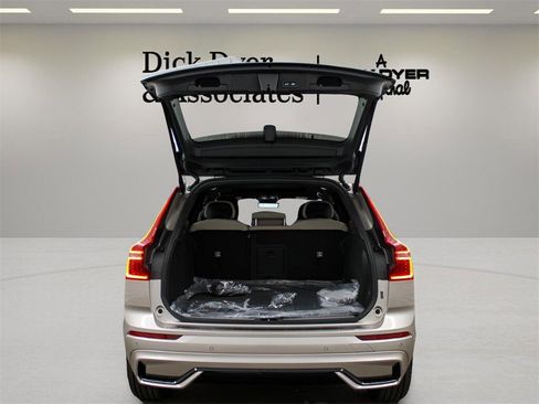 New 2026 Volvo XC60 B5 Core w/ Protection Package Premier image 30