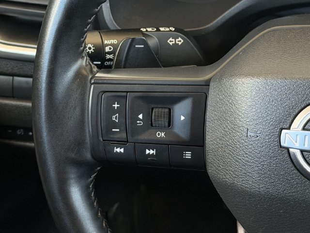 Used 2025 Nissan Rogue SV AWD/4WD image 15