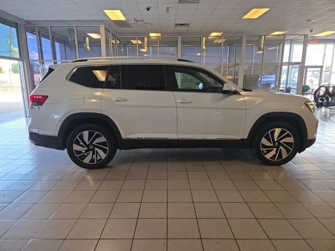 Used 2024 Volkswagen Atlas SEL AWD/4WD image 9