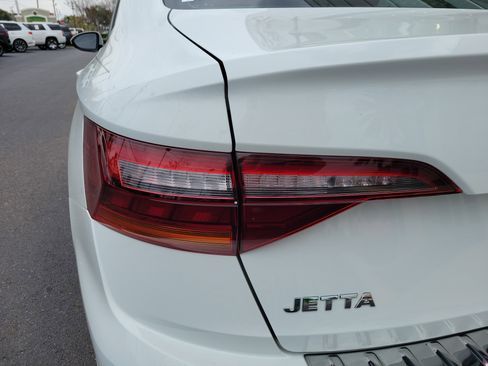 Used 2019 Volkswagen Jetta SE image 10