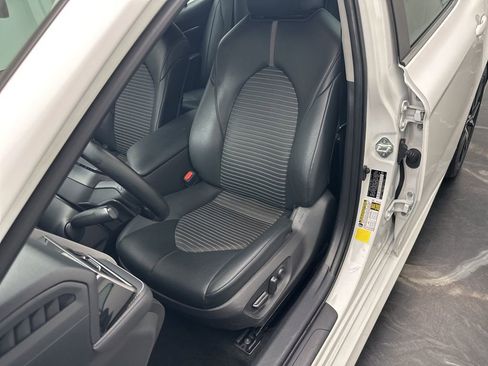 Used 2022 Toyota Camry SE image 15