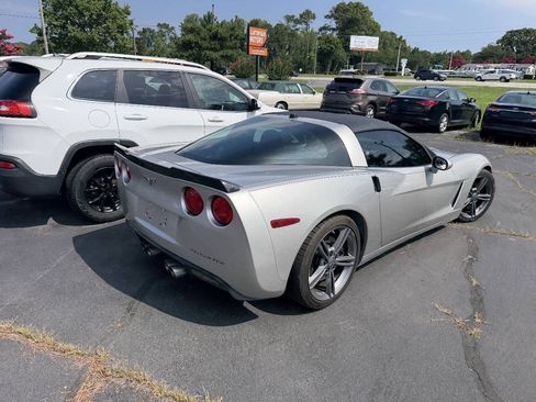 Used 2005 Chevrolet Corvette Coupe w/ Preferred Equipment Group RWD image 5