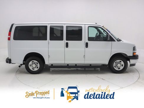 Used 2023 Chevrolet Express 3500 LT w/ LT Preferred Equipment Group image 2