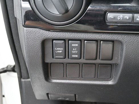 Used 2021 Nissan Titan SV w/ SV Convenience Package image 24