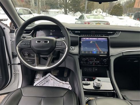 Certified 2023 Jeep Grand Cherokee Limited image 15